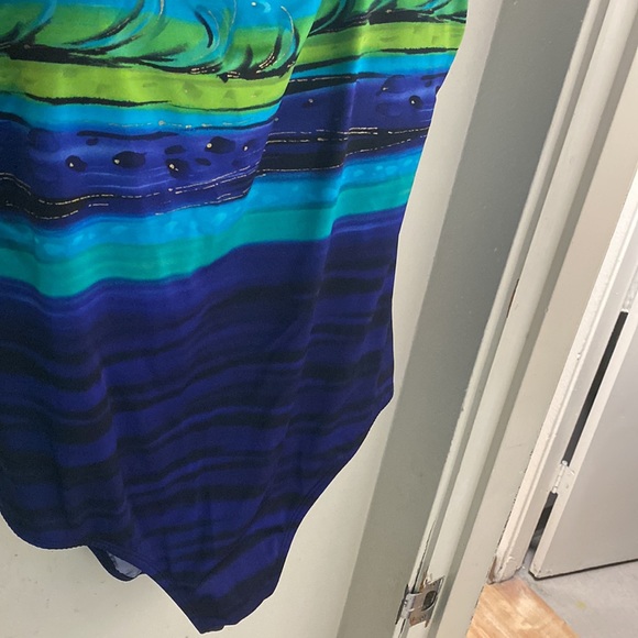 - Swim suit - Picture 6 of 6